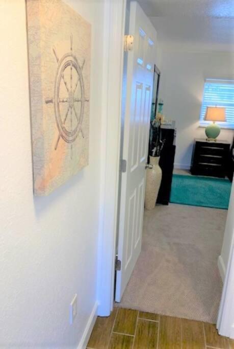 Beautiful Bright & Sparkling 2Bed 1Bath Beach Retreat - Unit 212 Cocoa Beach Exterior photo
